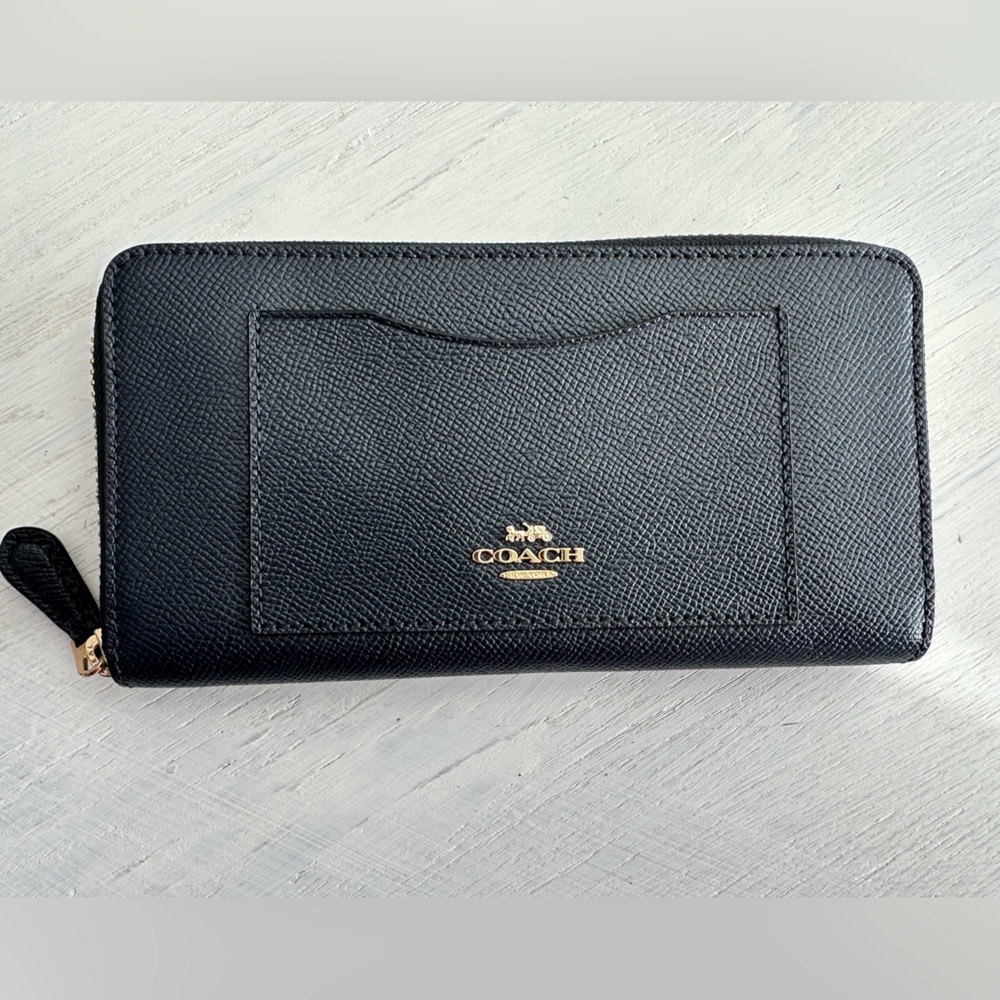 Large zip around wallet